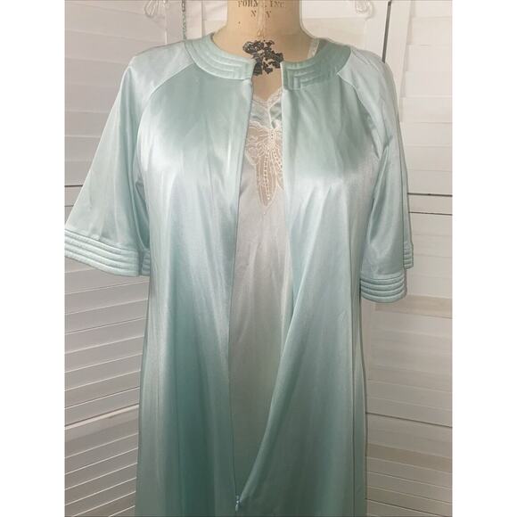 Vintage 2 Piece Vanity Fair Nightgown Peignoir Robe Set Nylon Mint Green Small - Picture 2 of 13